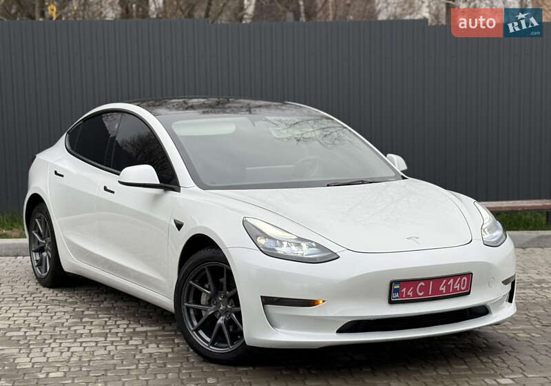 Седан Tesla Model 3 2023 в Львове фото Седан Tesla Model 3 2023 в Львове
