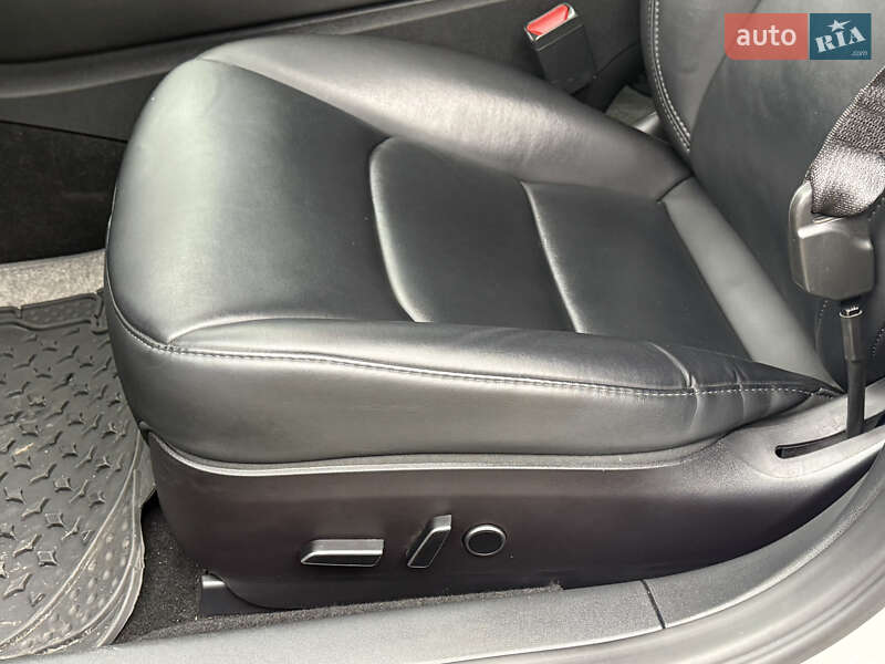 Седан Tesla Model 3 2023 в Львове фото 35 Седан Tesla Model 3 2023 в Львове