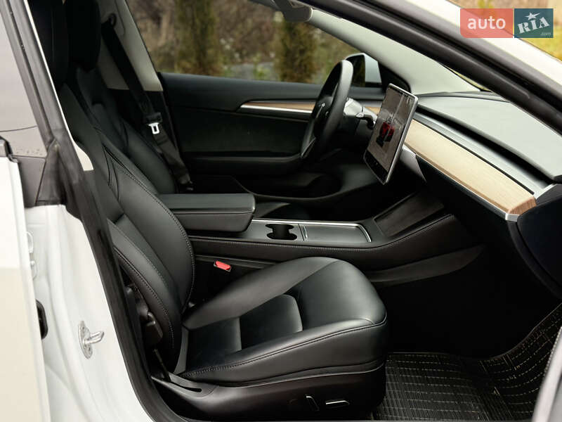 Седан Tesla Model 3 2023 в Львове фото 46 Седан Tesla Model 3 2023 в Львове