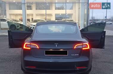 Седан Tesla Model 3 2019 в Володимирі