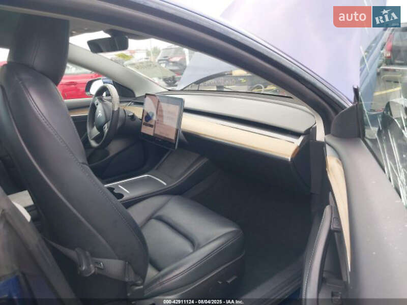 Седан Tesla Model 3 2022 в Києві