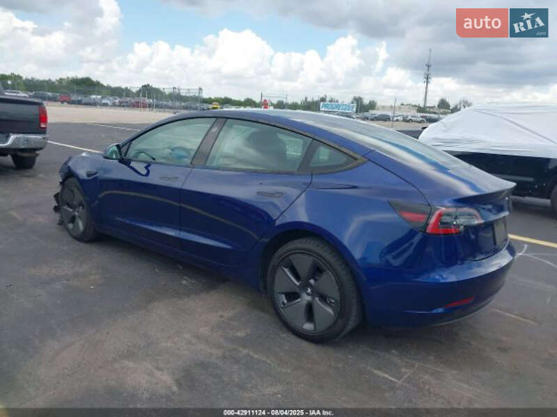 Седан Tesla Model 3 2022 в Києві