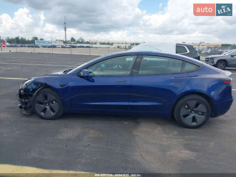 Седан Tesla Model 3 2022 в Києві