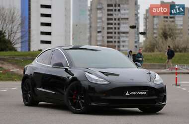 Седан Tesla Model 3 2019 в Киеве