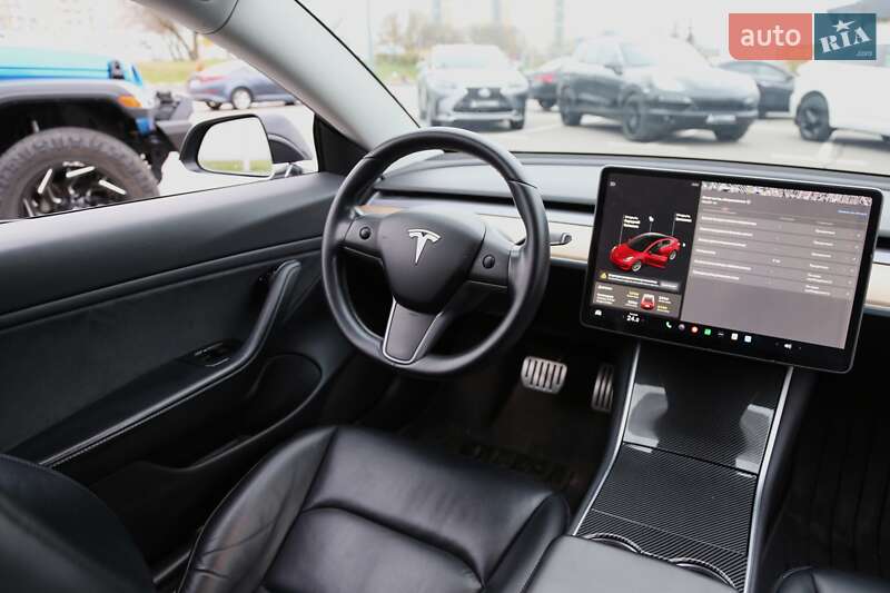 Седан Tesla Model 3 2019 в Киеве