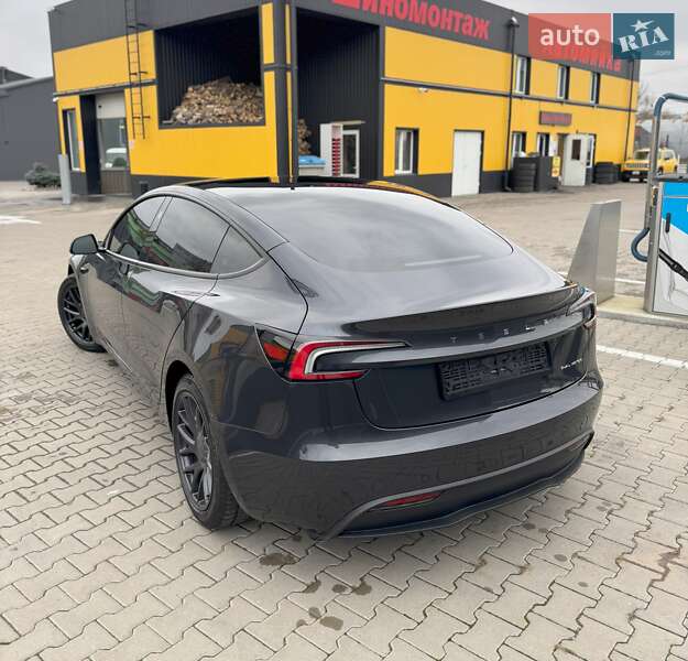 Седан Tesla Model 3 2025 в Києві