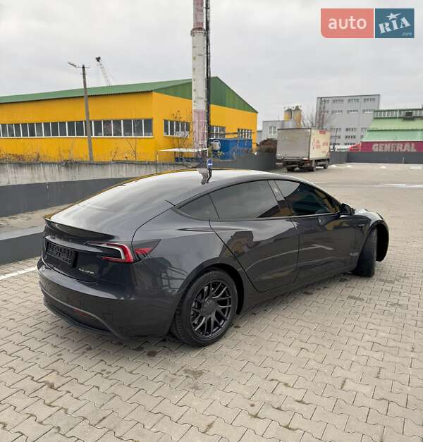 Седан Tesla Model 3 2025 в Києві