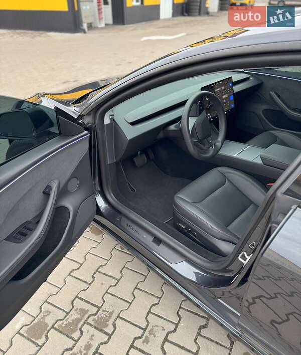 Седан Tesla Model 3 2025 в Києві