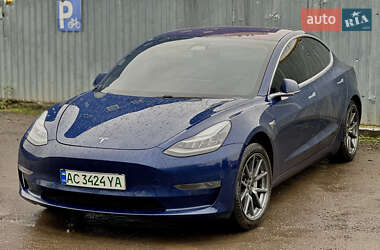 Седан Tesla Model 3 2018 в Ужгороде