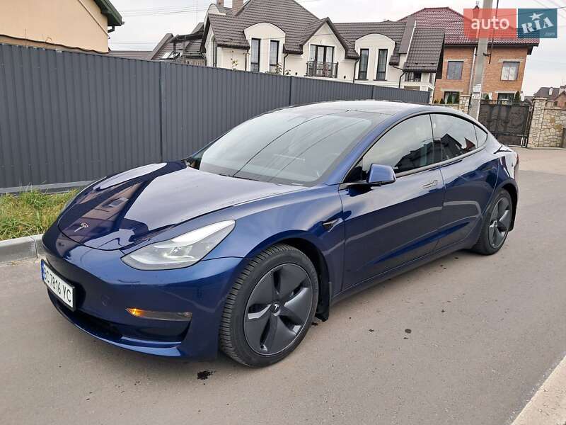 Седан Tesla Model 3 2021 в Львові