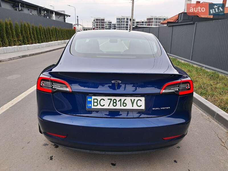 Седан Tesla Model 3 2021 в Львові