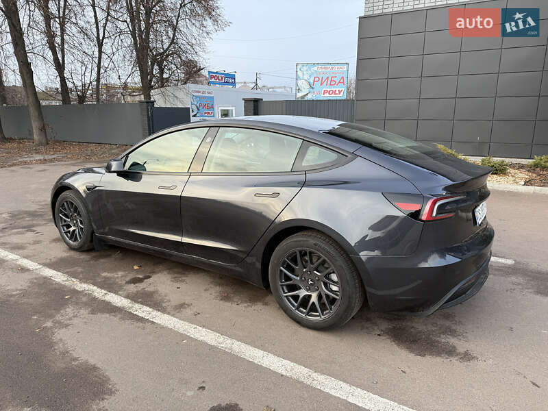 Седан Tesla Model 3 2024 в Киеве фото 20 Седан Tesla Model 3 2024 в Киеве