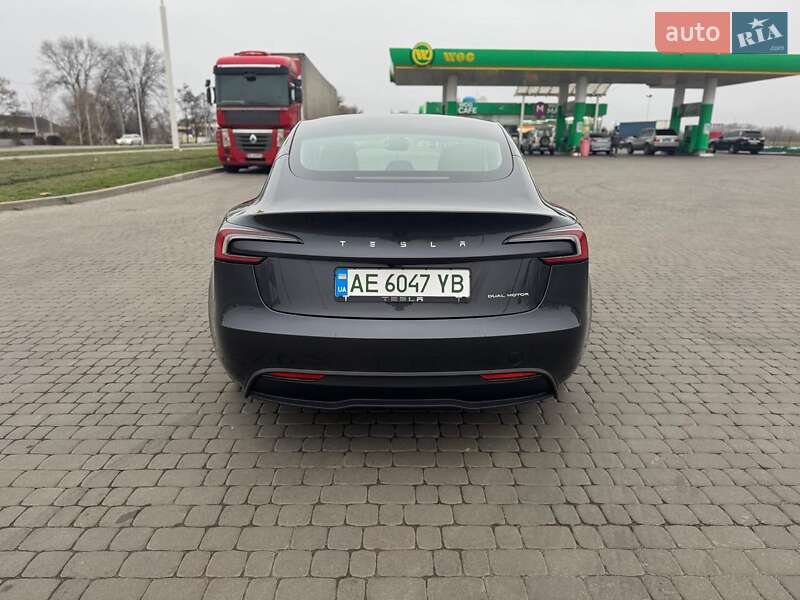 Седан Tesla Model 3 2024 в Новомосковске