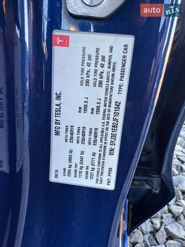 Седан Tesla Model 3 2018 в Луцьку