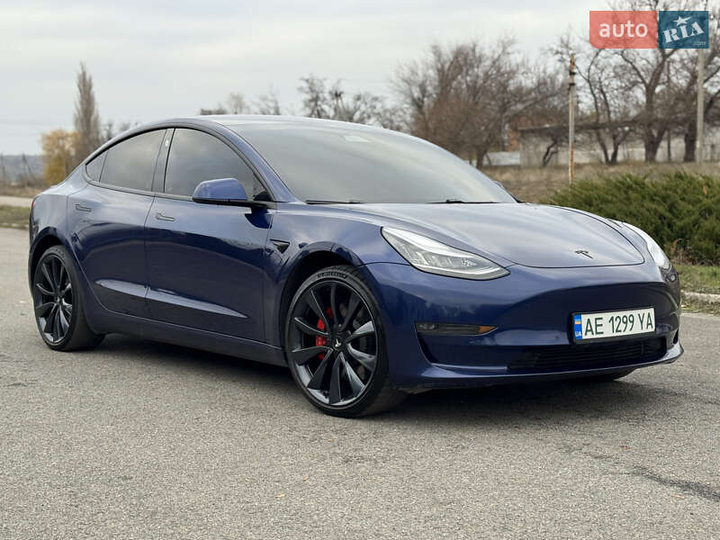 Седан Tesla Model 3 2020 в Днепре