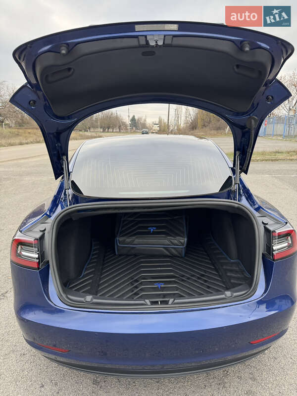 Седан Tesla Model 3 2020 в Днепре