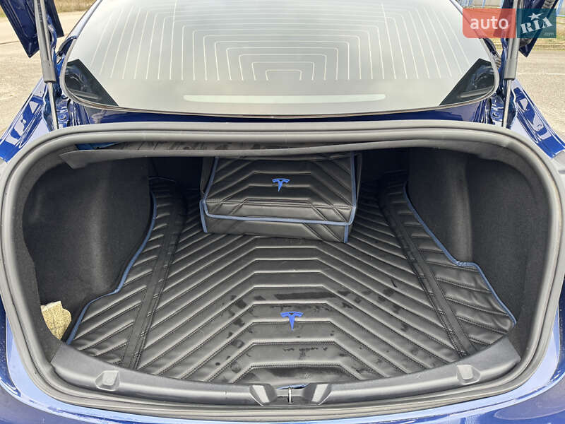 Седан Tesla Model 3 2020 в Днепре