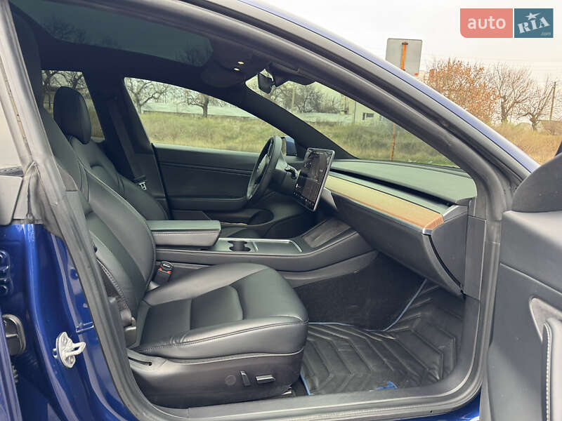 Седан Tesla Model 3 2020 в Днепре