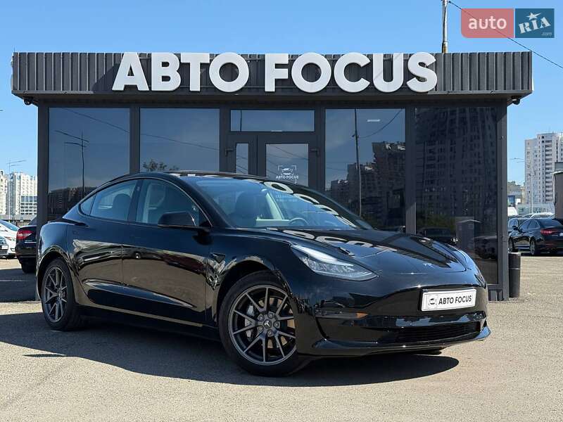 Седан Tesla Model 3 2020 в Києві