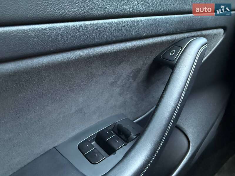Седан Tesla Model 3 2020 в Києві