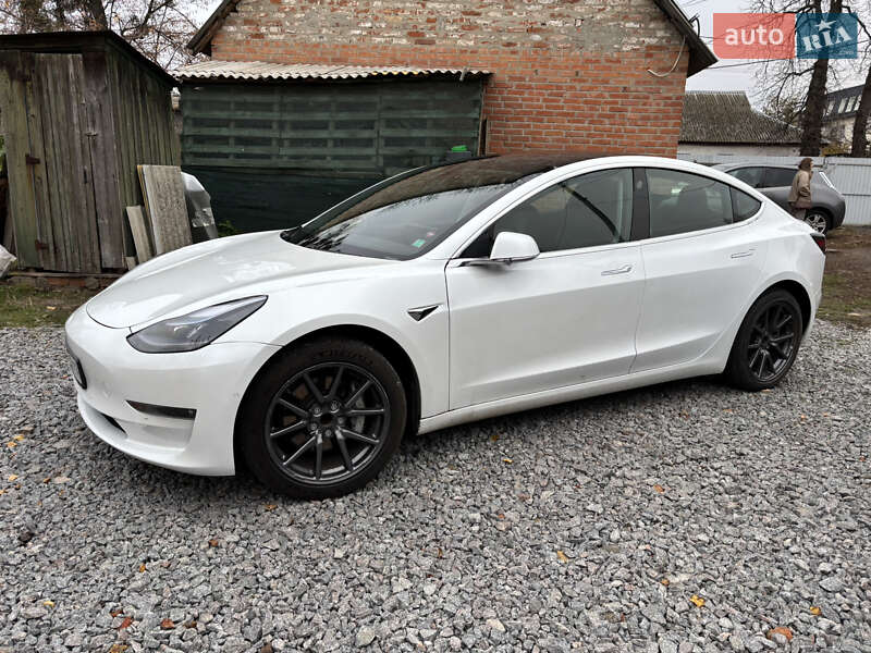 Седан Tesla Model 3 2019 в Полтаві