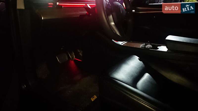 Седан Tesla Model 3 2022 в Івано-Франківську