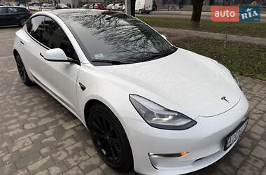 Седан Tesla Model 3 2021 в Ужгороді