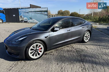 Седан Tesla Model 3 2021 в Львові