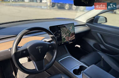 Седан Tesla Model 3 2021 в Львові