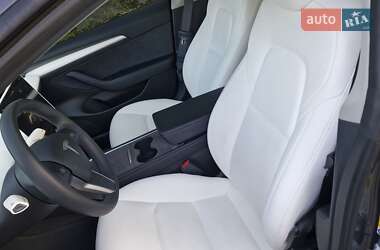 Седан Tesla Model 3 2022 в Кривому Розі