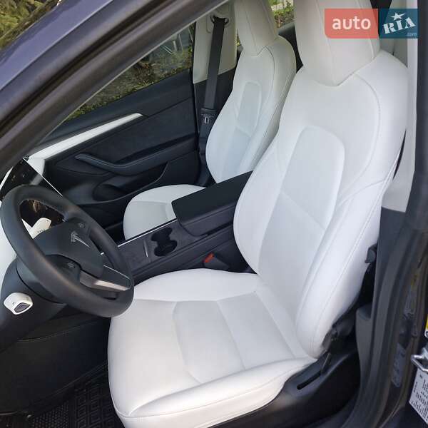 Седан Tesla Model 3 2022 в Кривому Розі