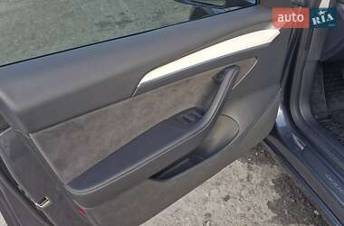 Седан Tesla Model 3 2022 в Кривому Розі