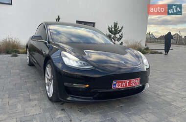 Седан Tesla Model 3 2018 в Луцке