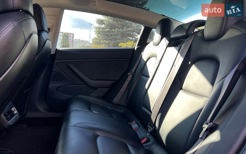 Седан Tesla Model 3 2018 в Львове фото 22 Седан Tesla Model 3 2018 в Львове