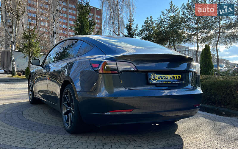 Седан Tesla Model 3 2018 в Львове фото 27 Седан Tesla Model 3 2018 в Львове