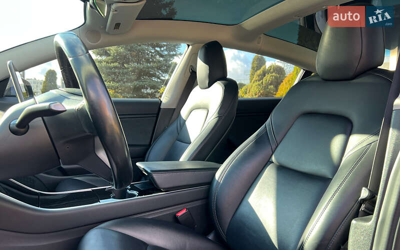 Седан Tesla Model 3 2018 в Львове фото 31 Седан Tesla Model 3 2018 в Львове