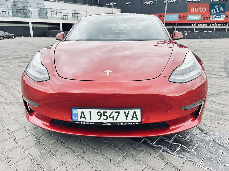 Седан Tesla Model 3 2019 в Києві