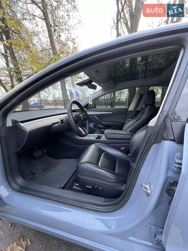 Седан Tesla Model 3 2021 в Запоріжжі