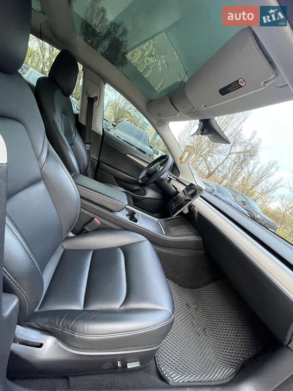 Седан Tesla Model 3 2021 в Запоріжжі