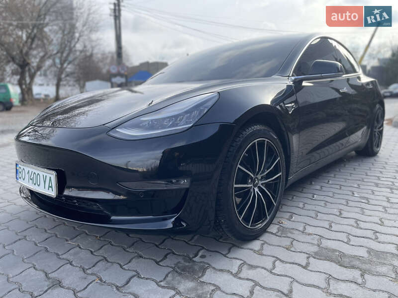 Седан Tesla Model 3 2019 в Тернополе