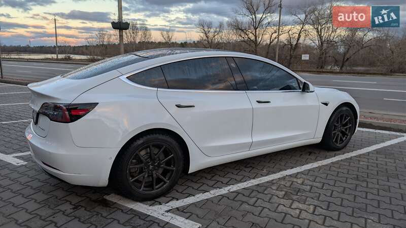 Седан Tesla Model 3 2018 в Хотяновке фото 7 Седан Tesla Model 3 2018 в Хотяновке
