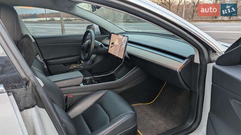 Седан Tesla Model 3 2018 в Хотяновке фото 15 Седан Tesla Model 3 2018 в Хотяновке