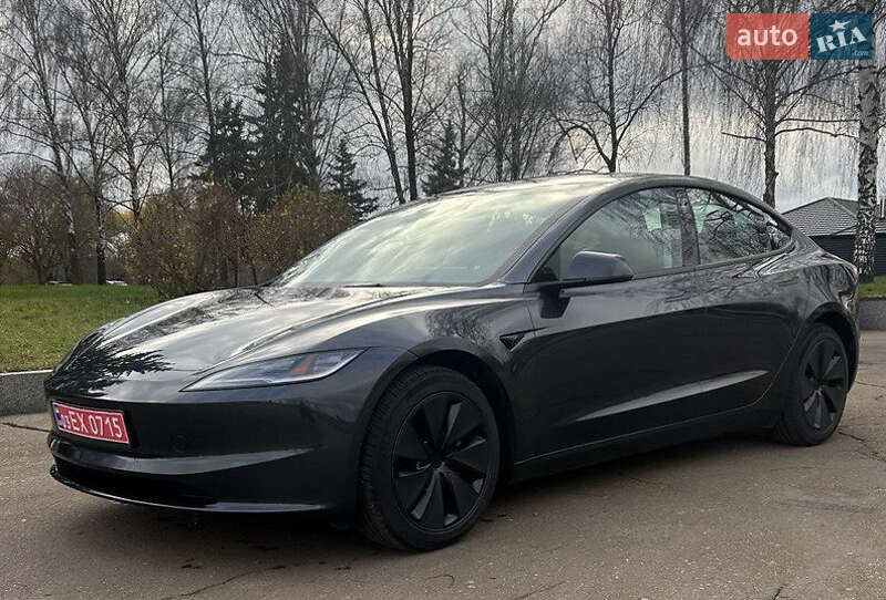 Tesla Model 3 2024