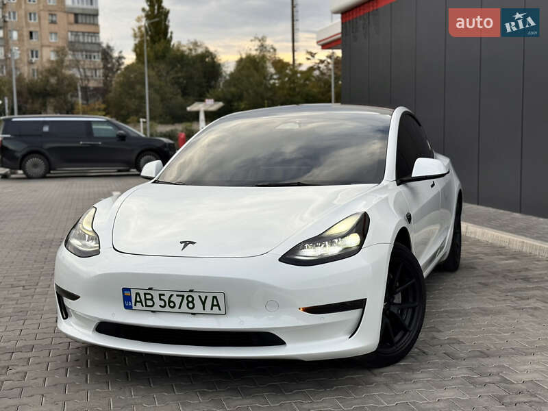 Седан Tesla Model 3 2022 в Кривом Роге