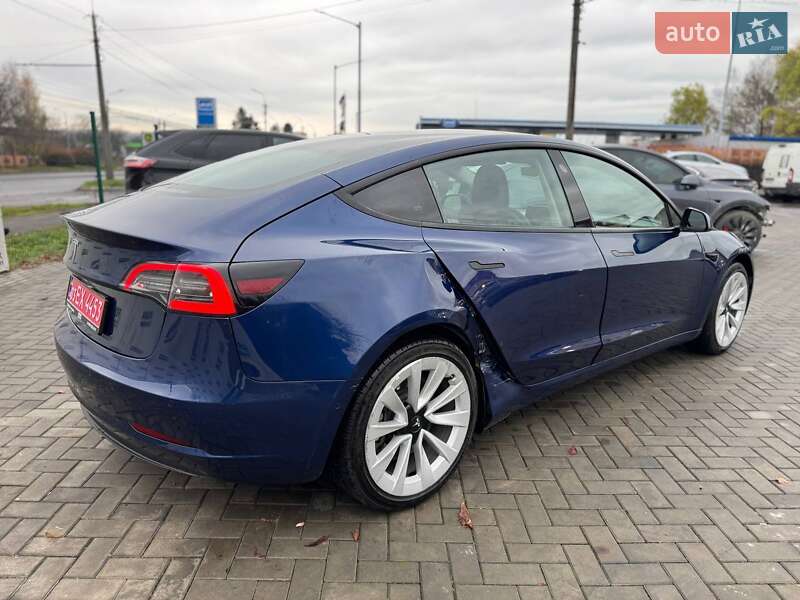 Седан Tesla Model 3 2022 в Луцке