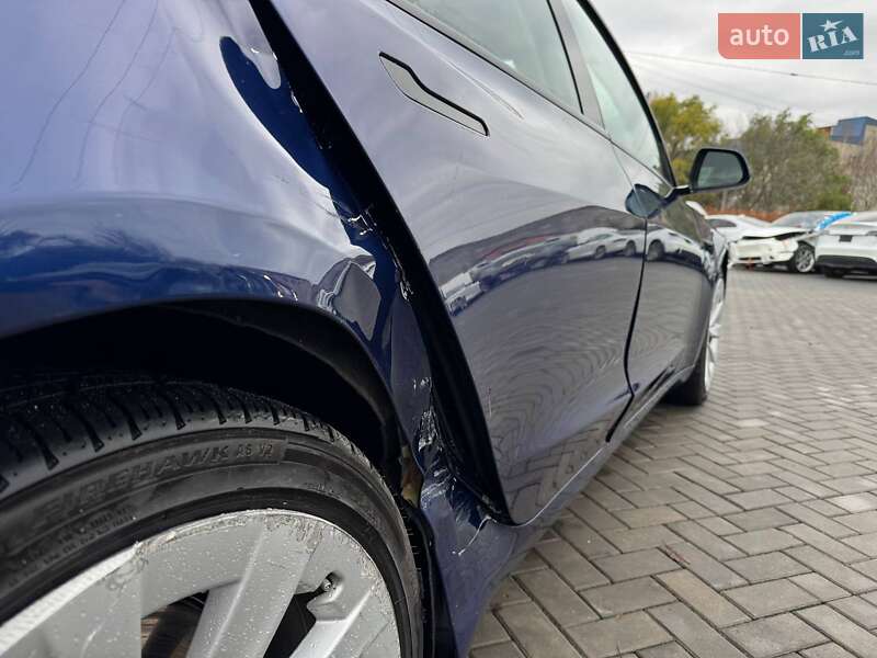 Седан Tesla Model 3 2022 в Луцке