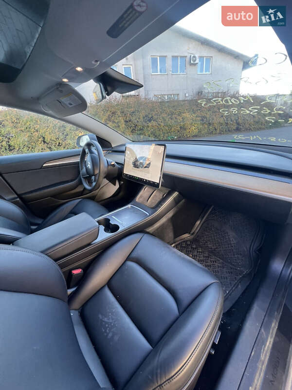 Седан Tesla Model 3 2022 в Луцьку