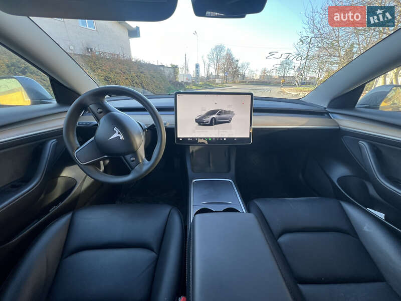 Седан Tesla Model 3 2022 в Луцьку
