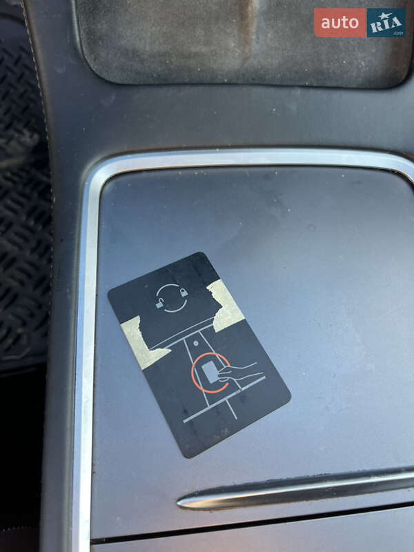 Седан Tesla Model 3 2022 в Луцьку