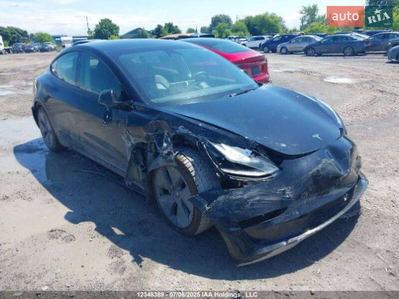 Седан Tesla Model 3 2023 в Одесі